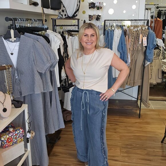 EASY BOHO RUFFLE PANTS - Picture 2 of 4